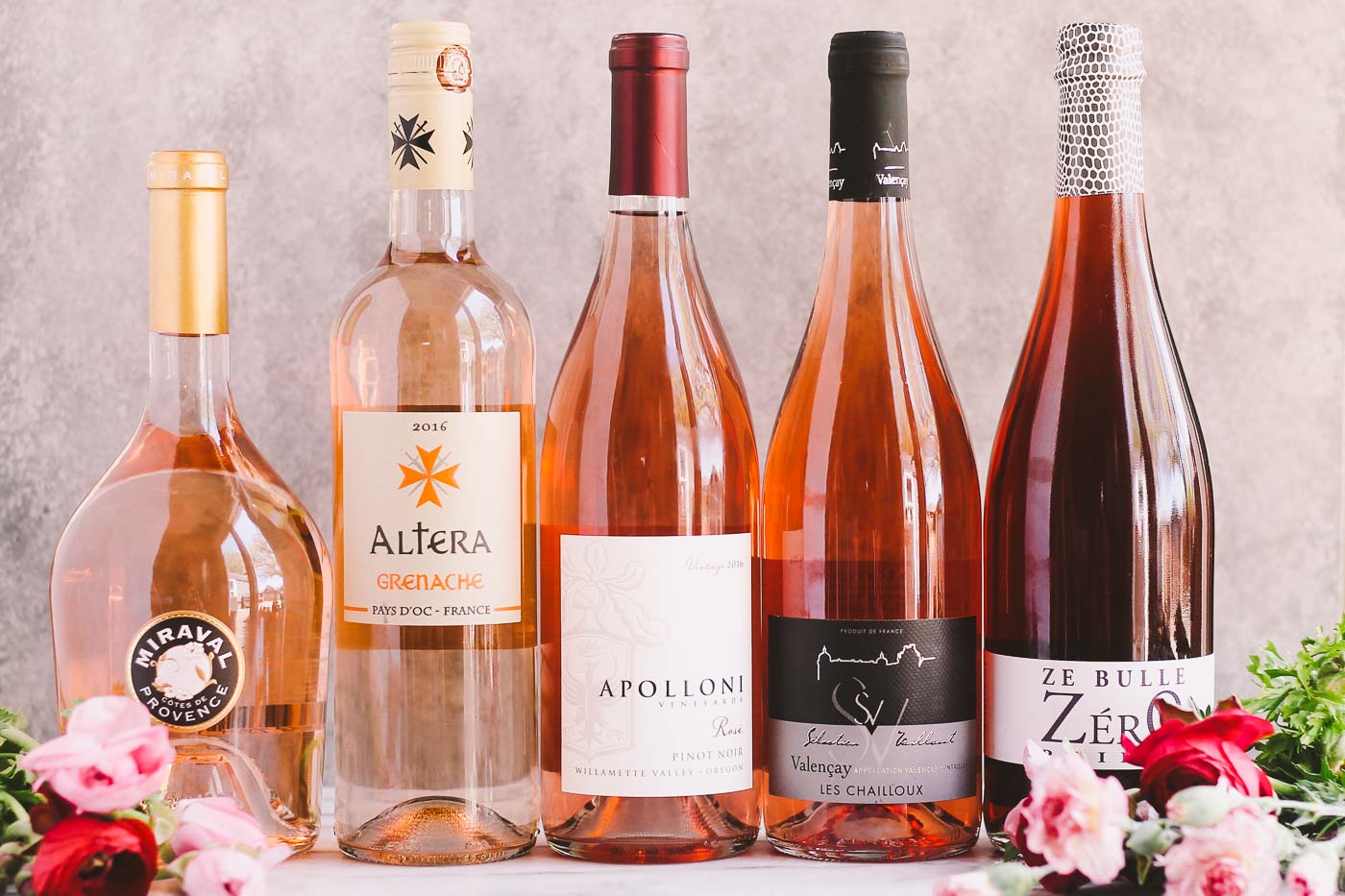 a rosé 101 guide with everything you need to know when it comes to picking the perfect bottle of rosé | rosé wine, rosé all day, rosé pairing, girls night, girls night drinks, summer drinks, wine guide, rosé guide for beginners, rosé basics |