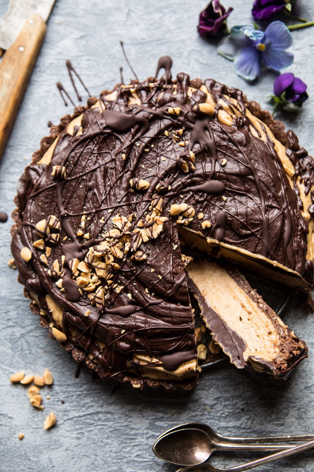 frozen peanut butter cup pie + 50 recipes for perfect for summer parties! | summer food, summer parties, summer recipes, summer appetizers, summer desserts, summer drinks, easy entertaining, entertaining tips |