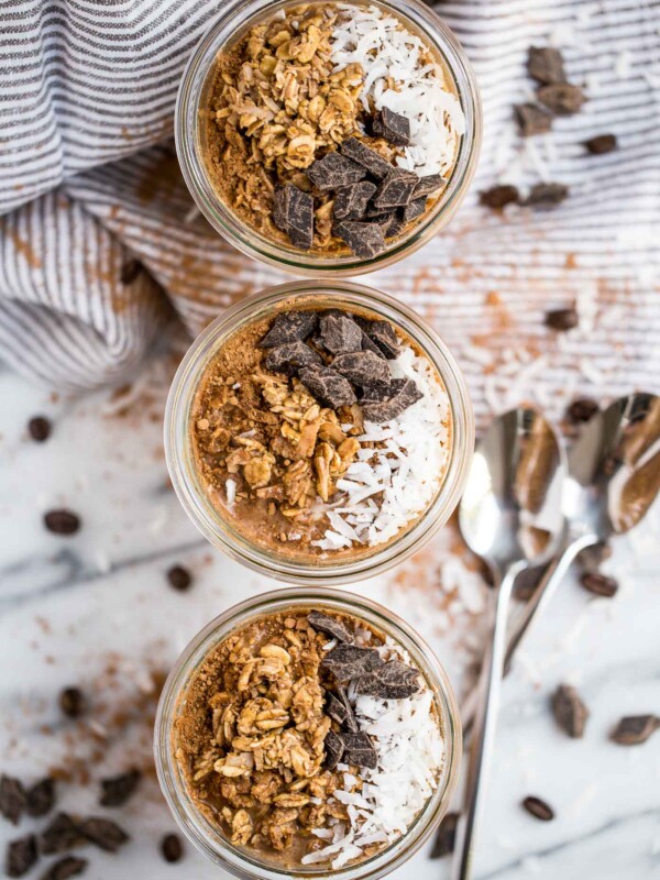 not your average overnight oats! these chocolate coconut cold brew overnight oats do double duty as a healthy on-the-go breakfast & a jolt of caffeine! #playswellwithbutter #coldbrew #overnightoats #healthybreakfast #breakfastrecipe #easybreakfast #oatmeal