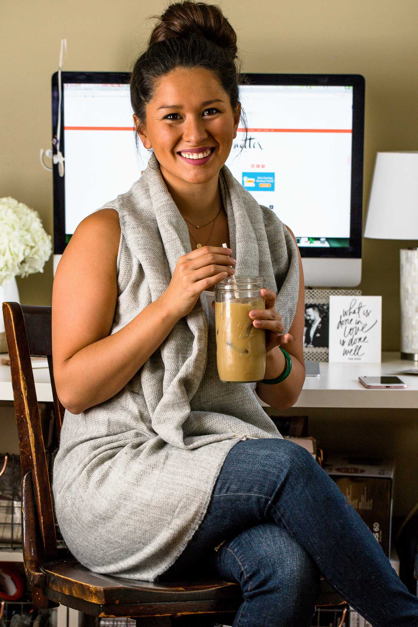 5 tips for a healthy & productive morning while working from home, plus a bonus chocolate coconut cold brew overnight oats recipe! #playswellwithbutter #creativepreneur #workfromhome #morningroutine #healthymorning #healthybreakfast #easybreakfastrecipe