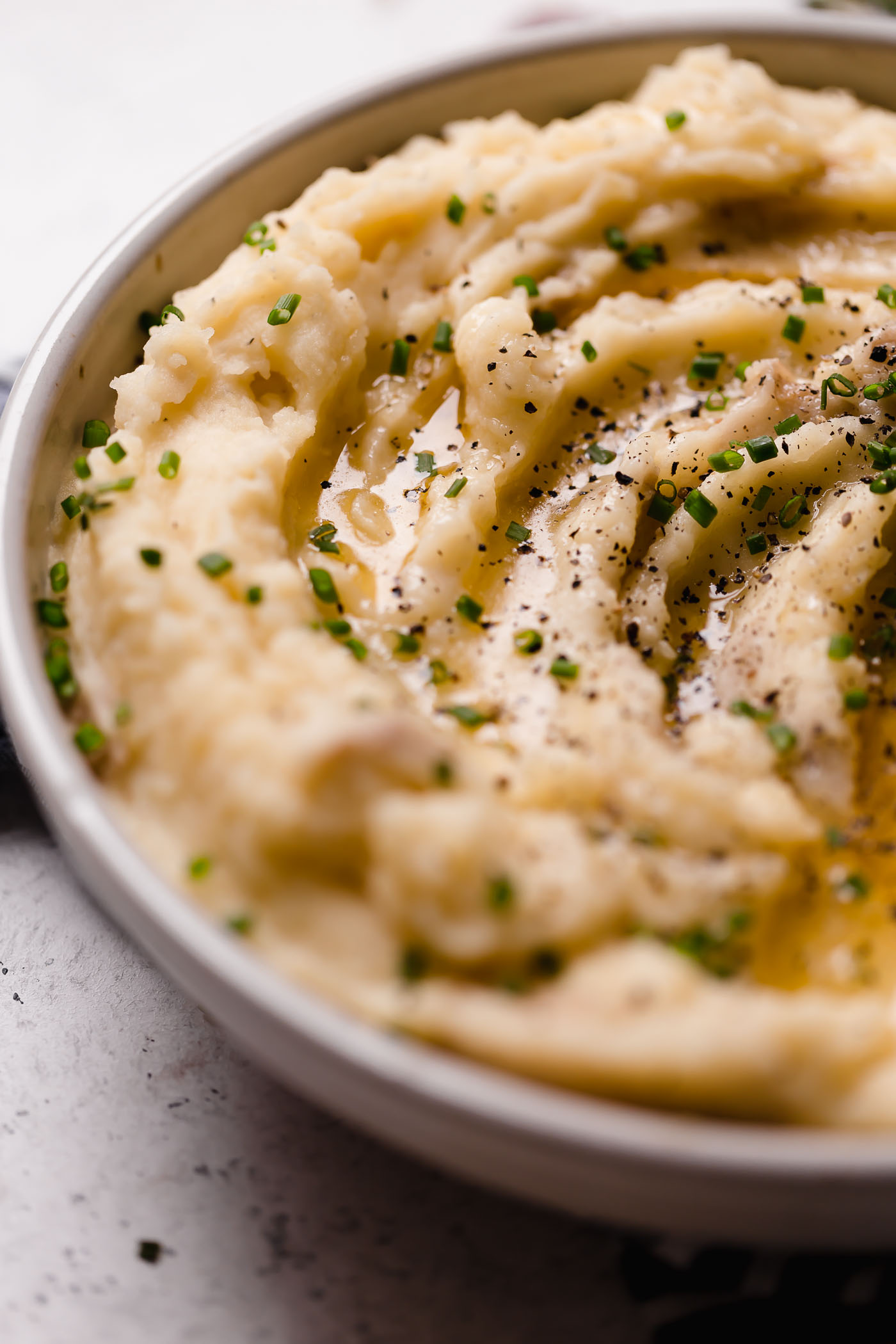 roasted garlic buttermilk mashed potatoes plays well with butter