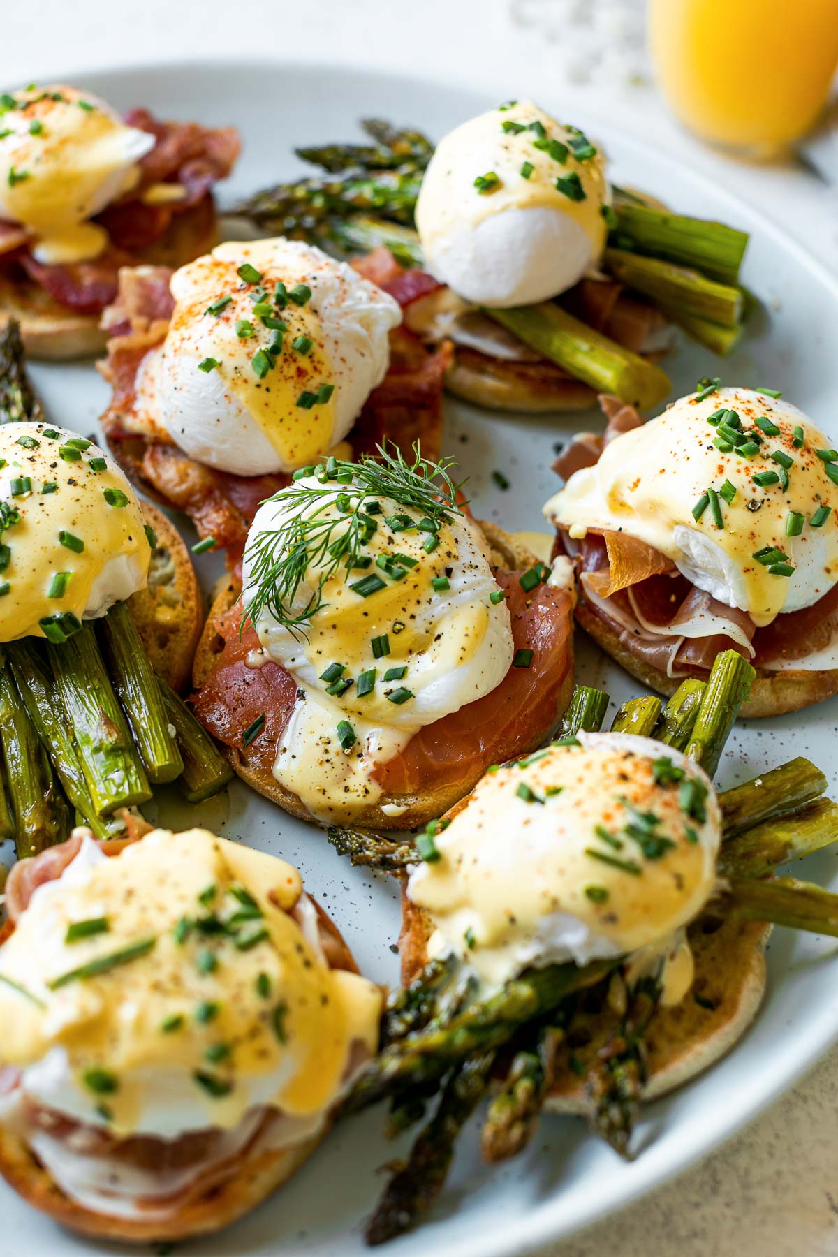 Easy Eggs Benedict for a Crowd + Make-Ahead Instructions! - PWWB