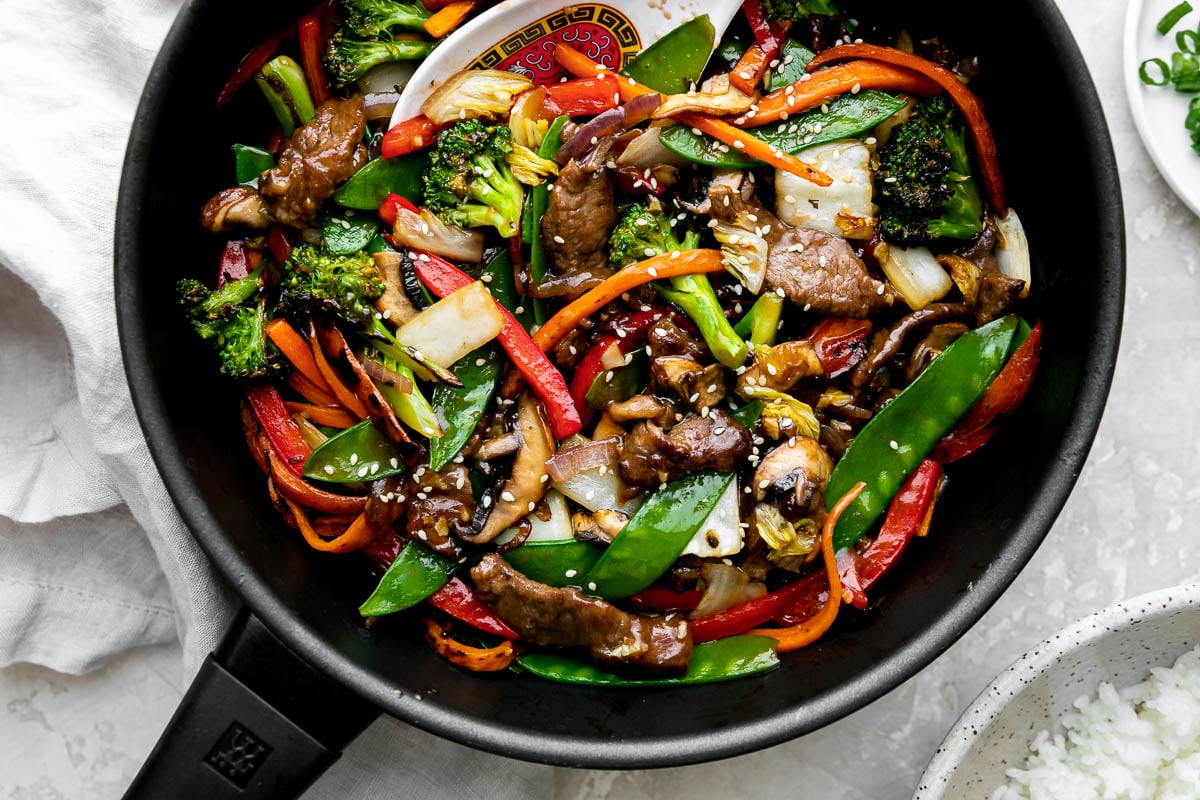 https://playswellwithbutter.com/wp-content/uploads/2022/02/Beef-and-Vegetable-Stir-Fry-16.jpg