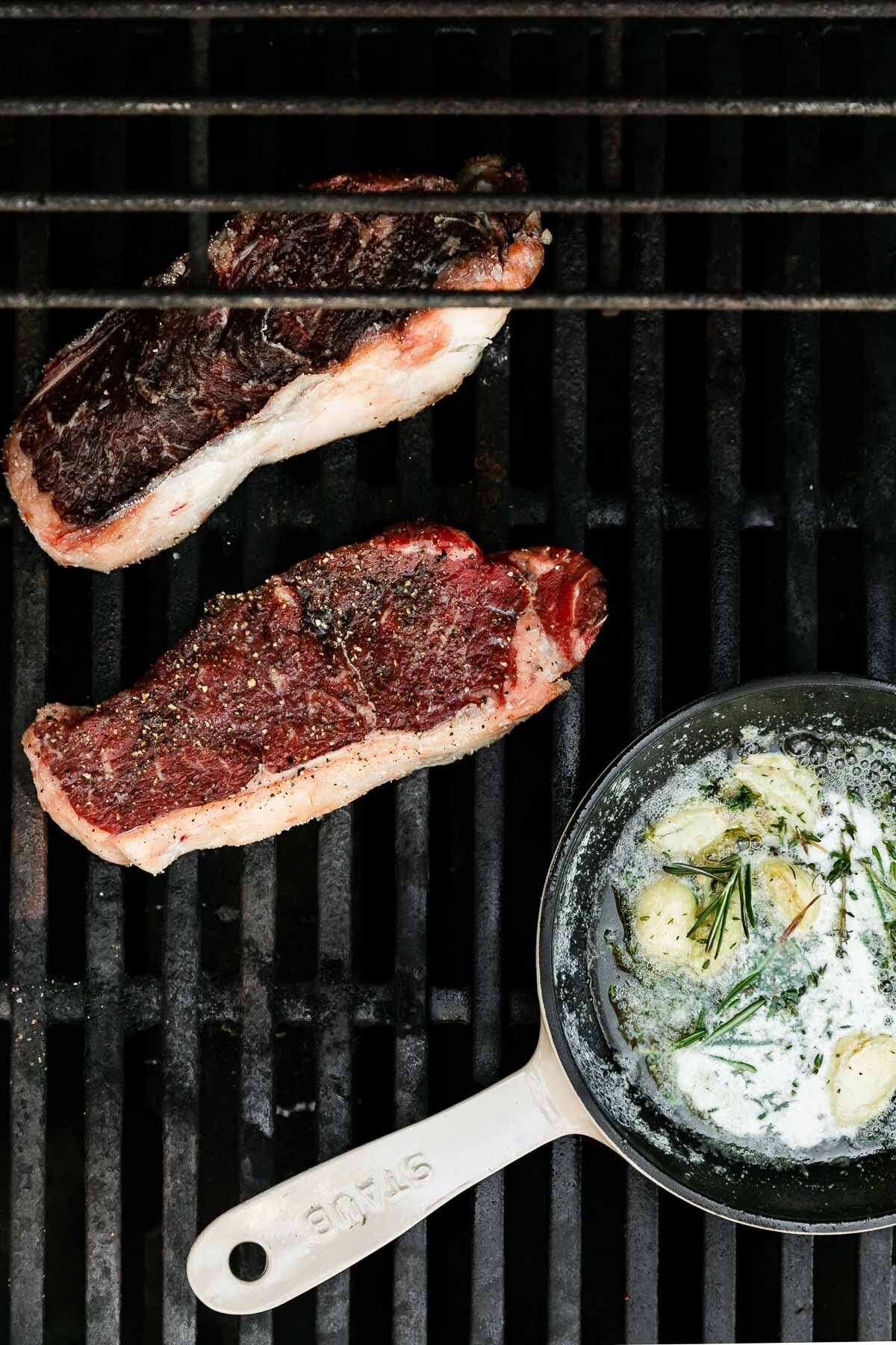 how-long-to-cook-steak-on-charcoal-grill